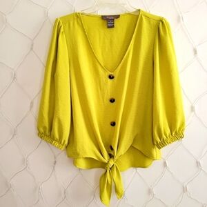 • SALE! Olivia & Martin Pullover Tie-Up Top •Tagged Size Medium